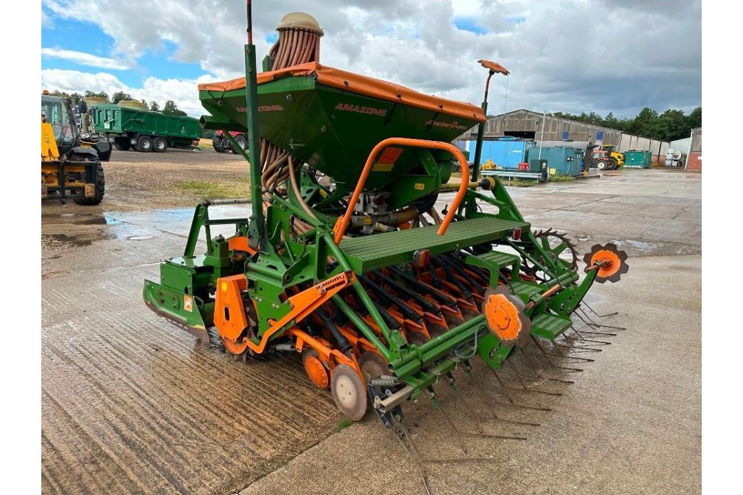 2001 Amazone AD-PL302 Airstar progress combination drill with 2001 Amazone KE303 power harrow. Drill - Image 10 of 12
