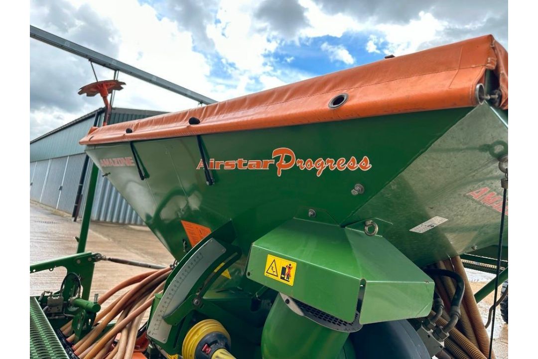 2001 Amazone AD-PL302 Airstar progress combination drill with 2001 Amazone KE303 power harrow. Drill - Image 7 of 12