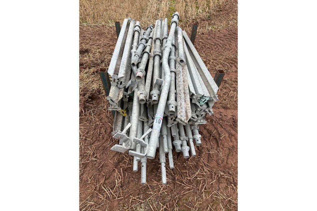 Quantity Galvanised scaffolding lengths