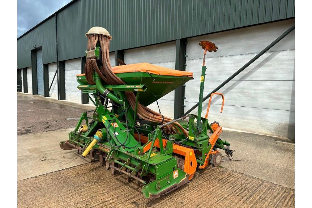 2001 Amazone AD-PL302 Airstar progress combination drill with 2001 Amazone KE303 power harrow. Drill - Image 4 of 12