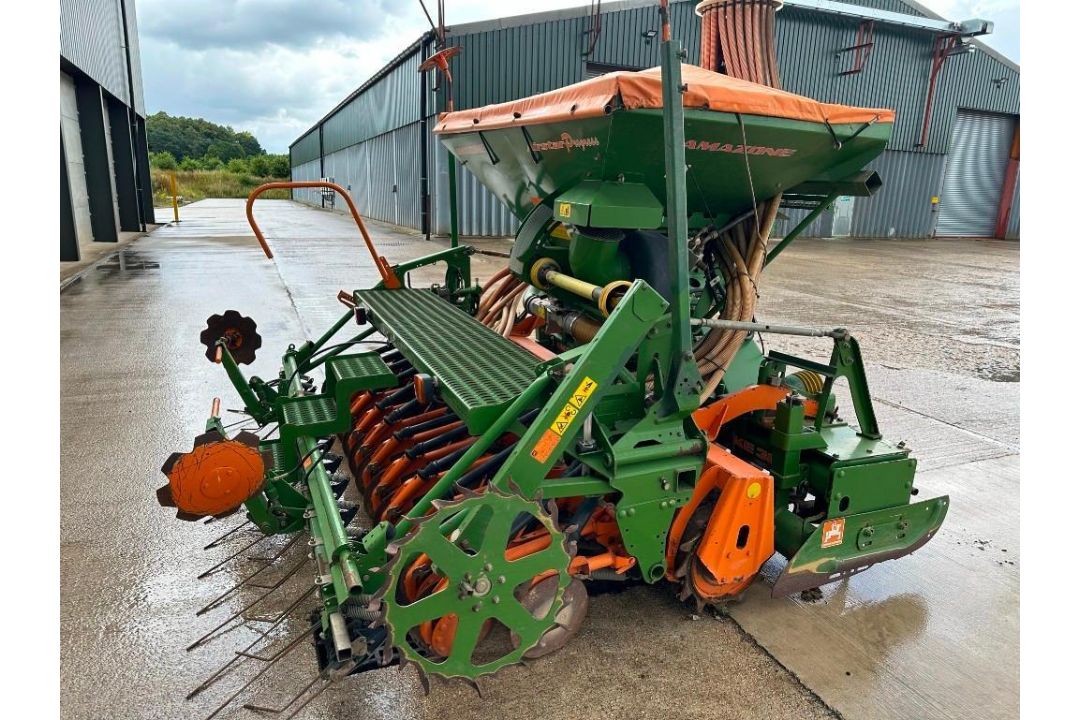 2001 Amazone AD-PL302 Airstar progress combination drill with 2001 Amazone KE303 power harrow. Drill - Image 9 of 12