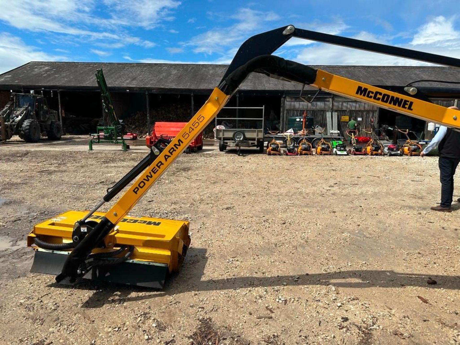 2019 McConnel PA5455 hedge cutter with 1.3m flail head, 3 point linkage attachments, hydraulic rolle - Image 4 of 8