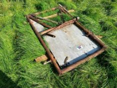 Self locking galvanised gate