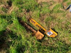 Pair hedgecutter brackets