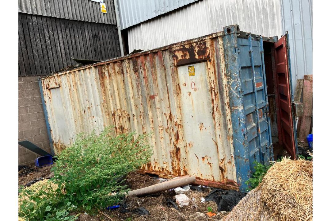 Shipping container 20ft, sold in situ buyer to remove