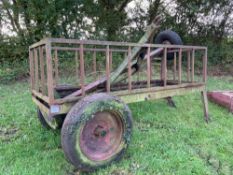 Trailed feeder frame