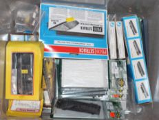 Various N Gauge lay out dressing items and accesso
