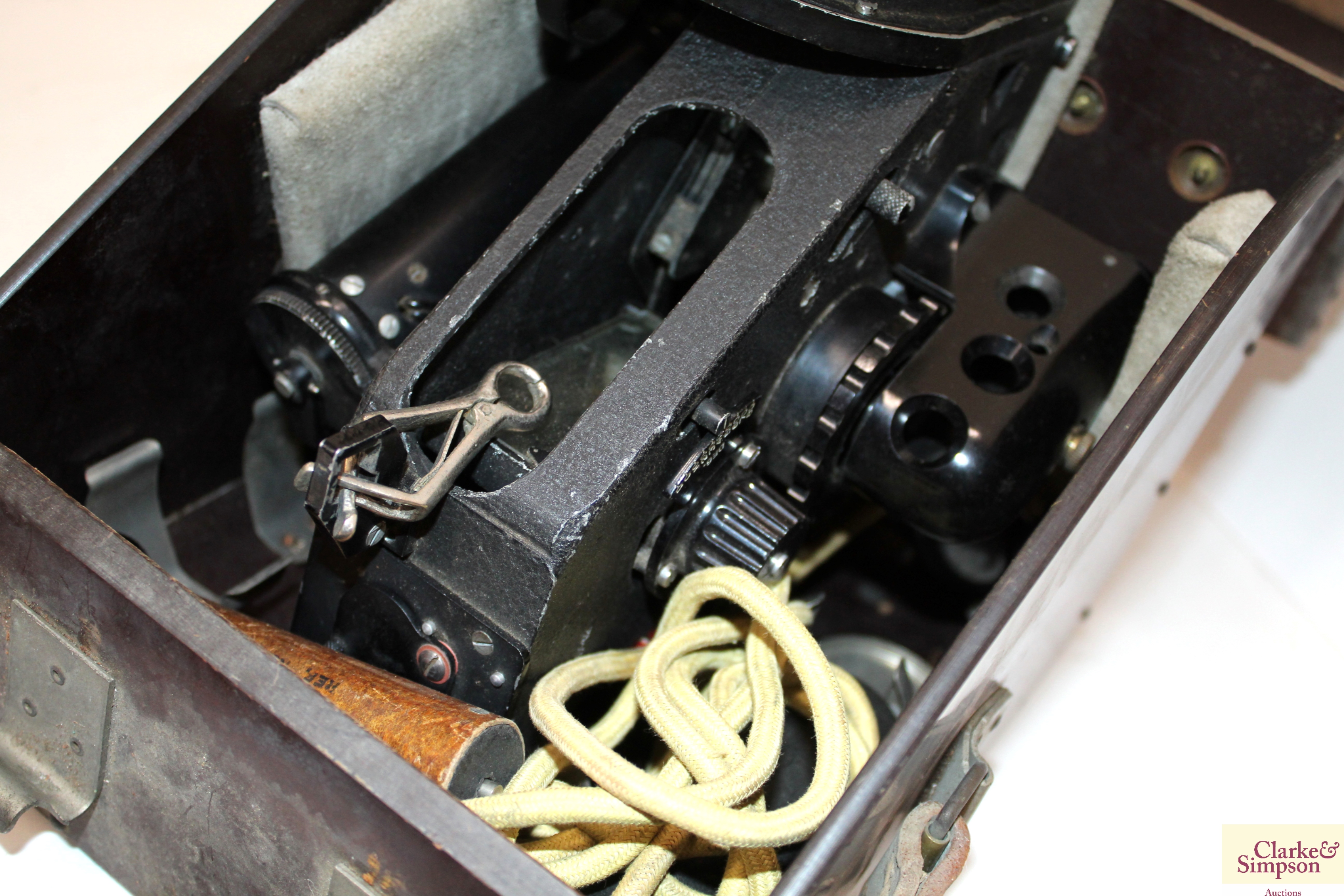 A WWII era A.M. bubble sextant MkIXA dated 1943 wi - Image 5 of 6