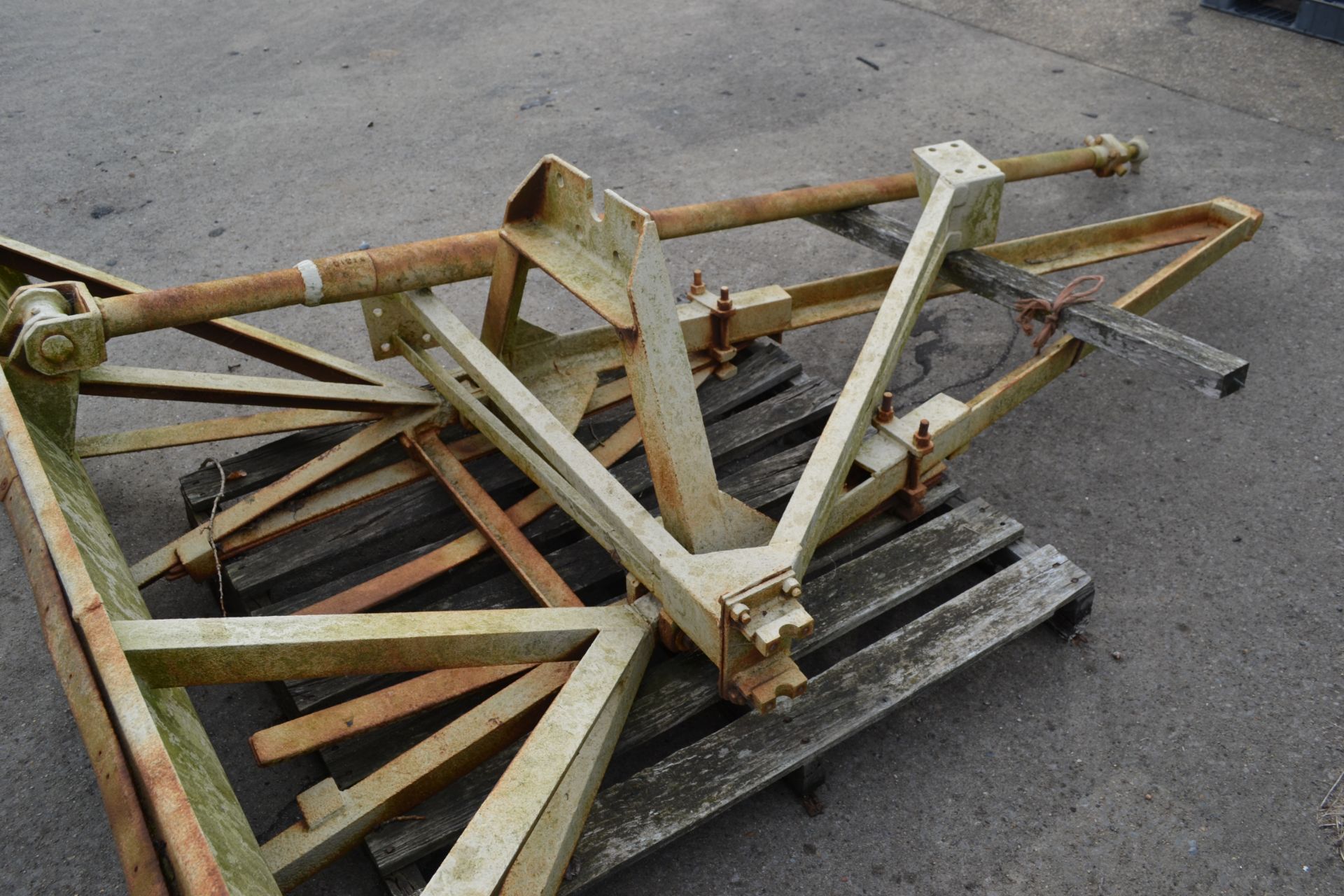 Leeford Muledozer. To fit Fordson E27N. Purchased new by the Vendor's father. - Image 6 of 9