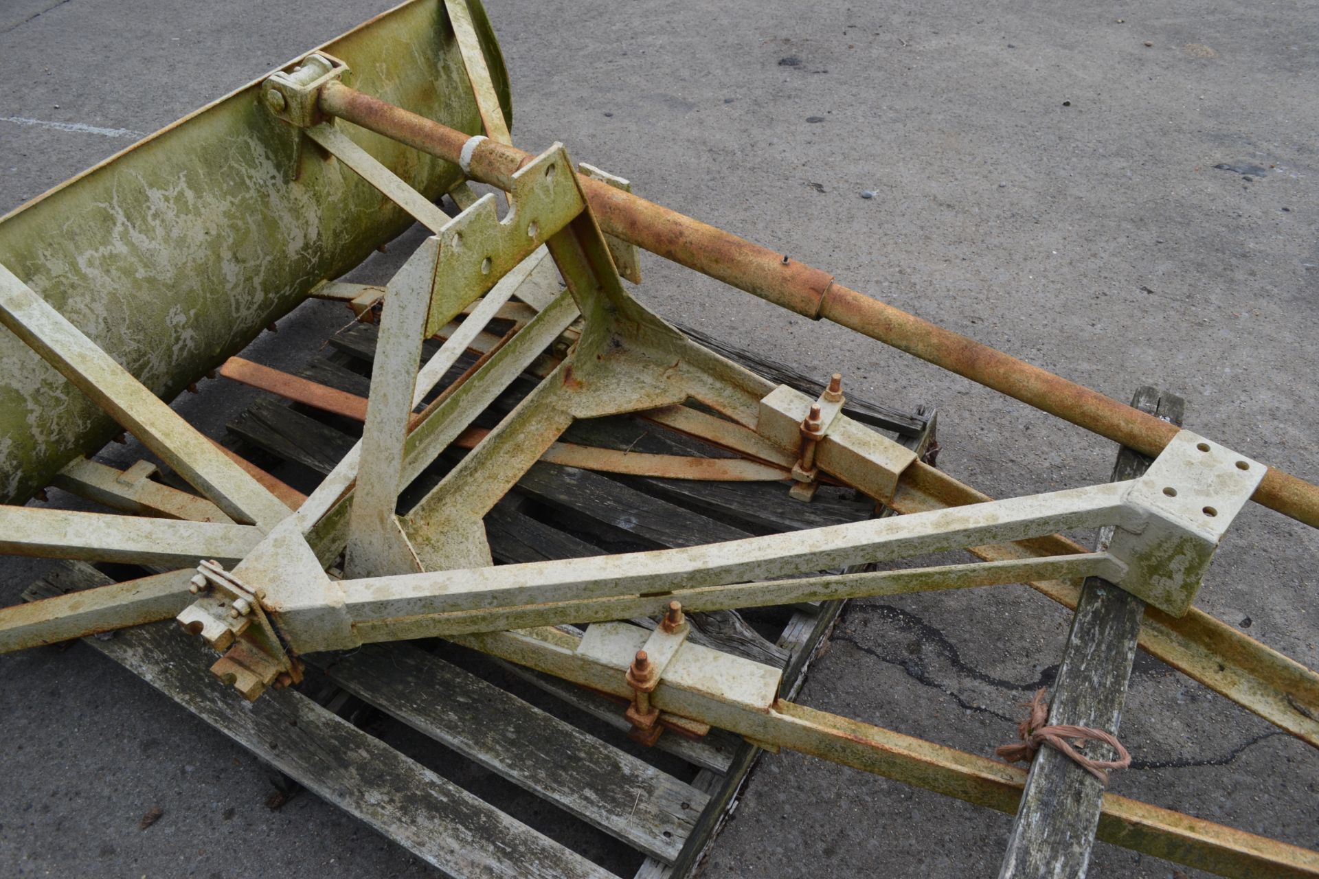Leeford Muledozer. To fit Fordson E27N. Purchased new by the Vendor's father. - Image 8 of 9