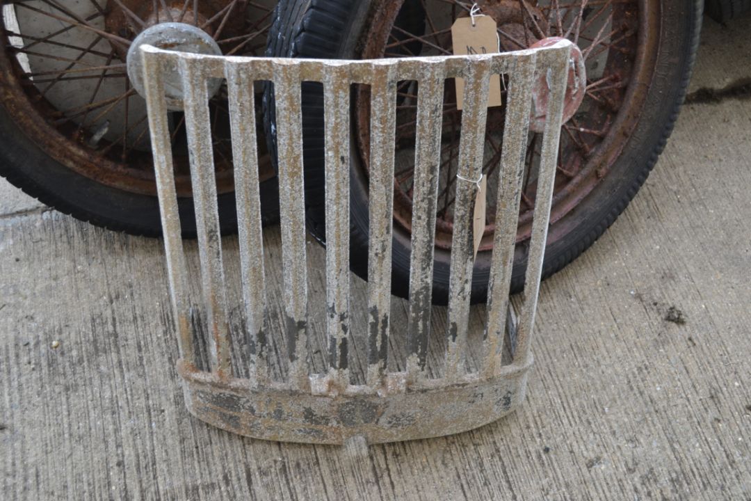 Fordson E27N grill. - Image 1 of 2