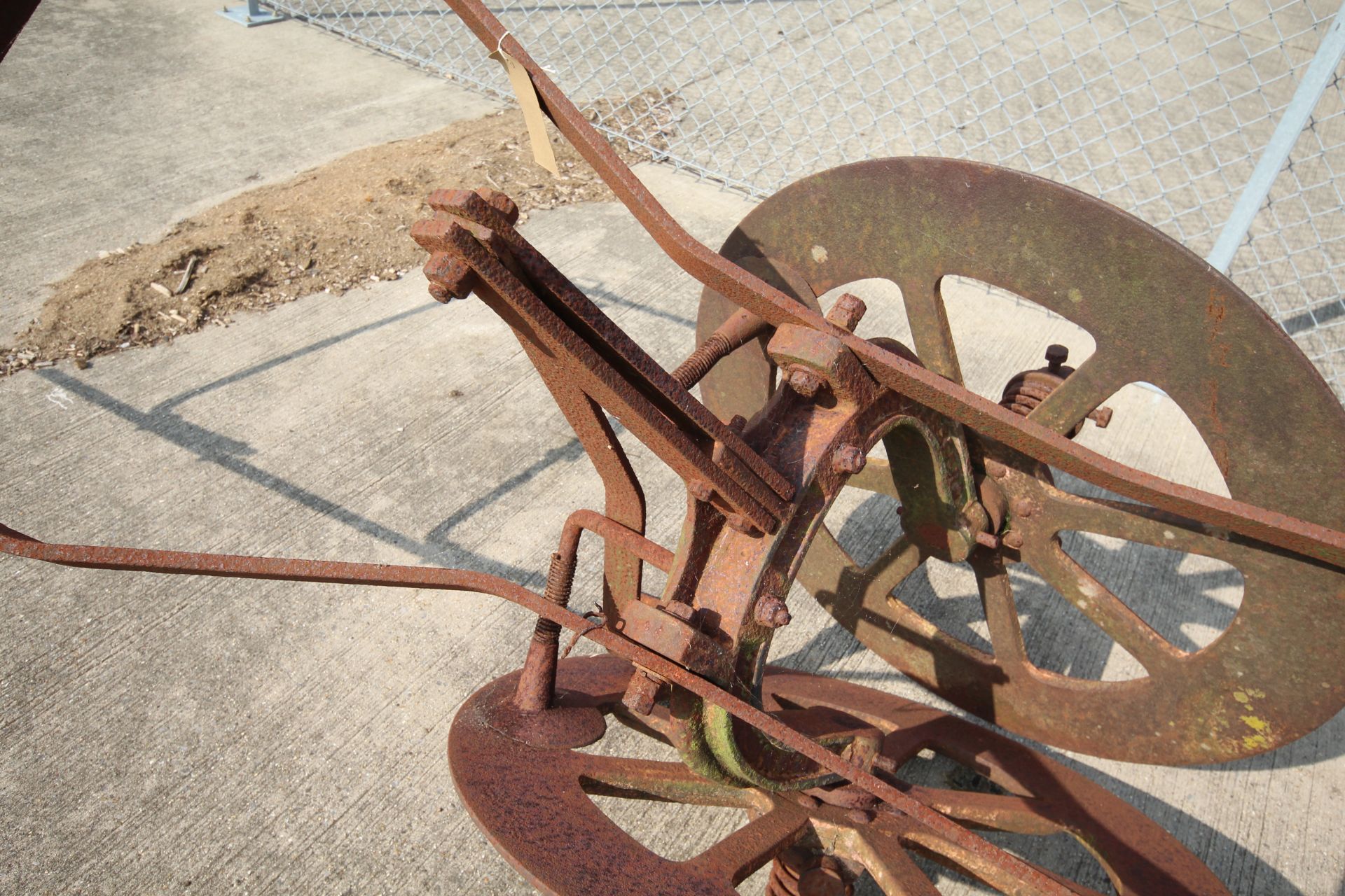 Maynard horse drawn root lifter. With opel wheel system. - Image 7 of 16
