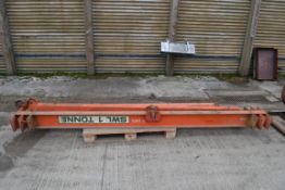 1T mobile lifting gantry.