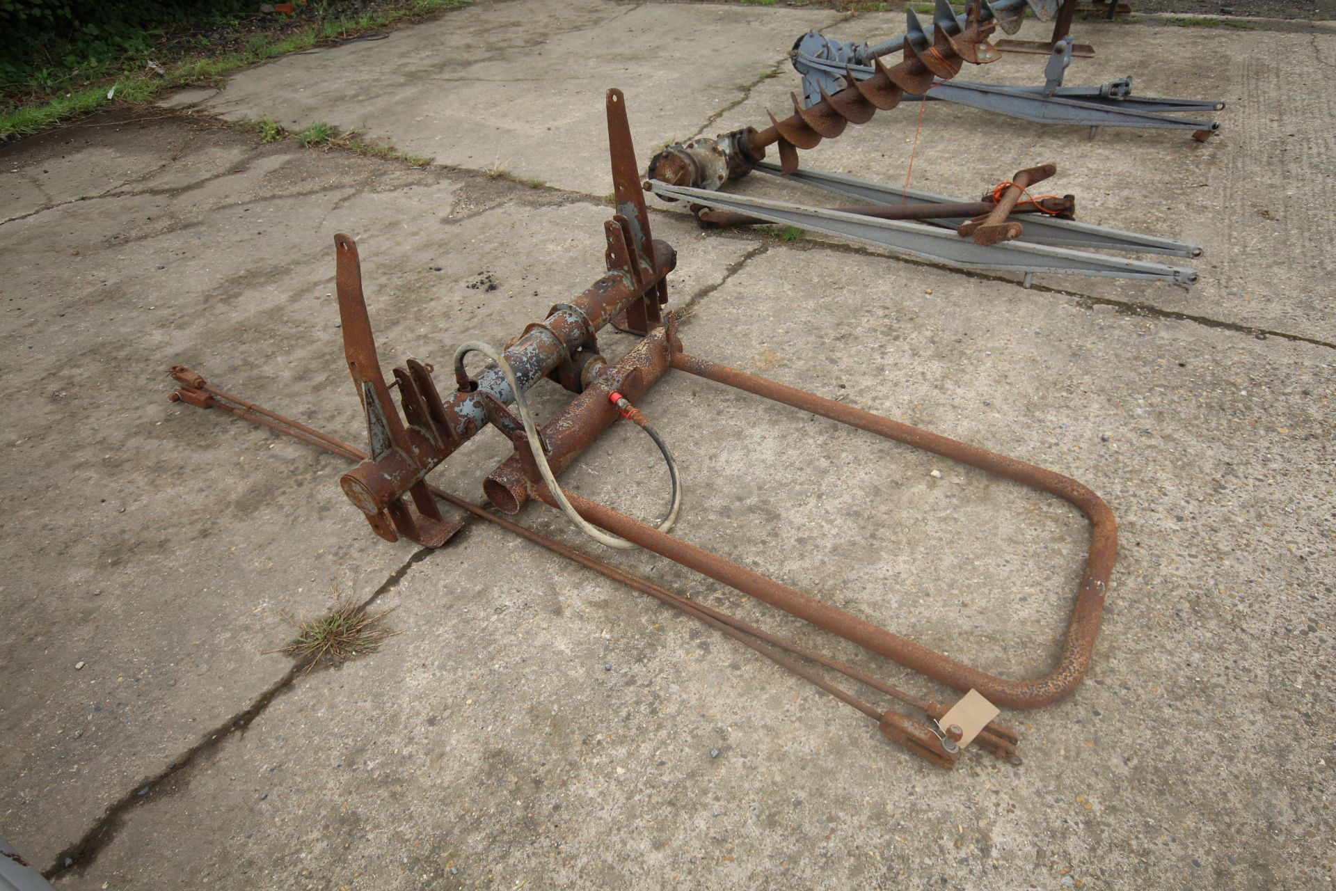 Massey Ferguson hydraulic Pallet Tippler for loader. With stabiliser bars. Badged but not stamped.