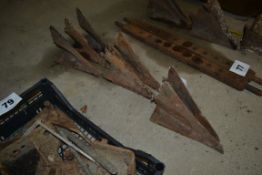 7x Ferguson plough points.
