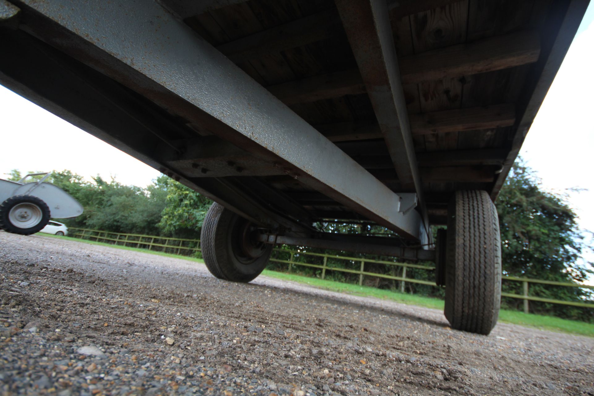Ferguson 3 Ton Tipping Trailer. Model F-JE-A40. With drop in sides, 12-stud axle and Barton - Image 15 of 18