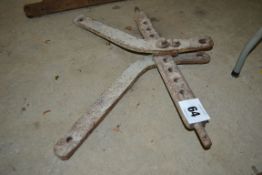 9-hole draw bar arrangement. Possibly American or Ford-Ferguson.