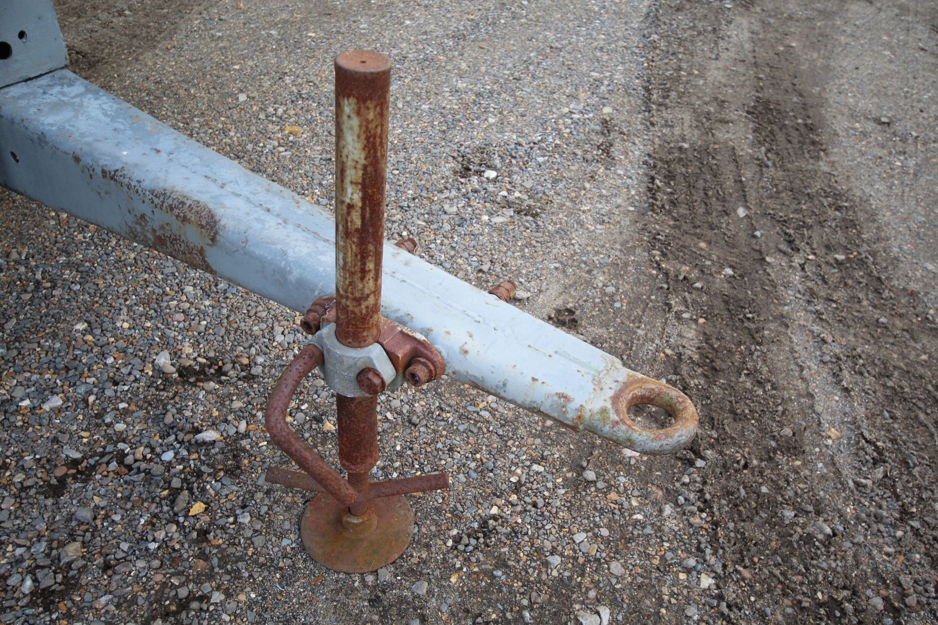 Ferguson 3 Ton Tipping Trailer. Model F-JE-A40. With drop in sides, 12-stud axle and Barton - Image 5 of 18