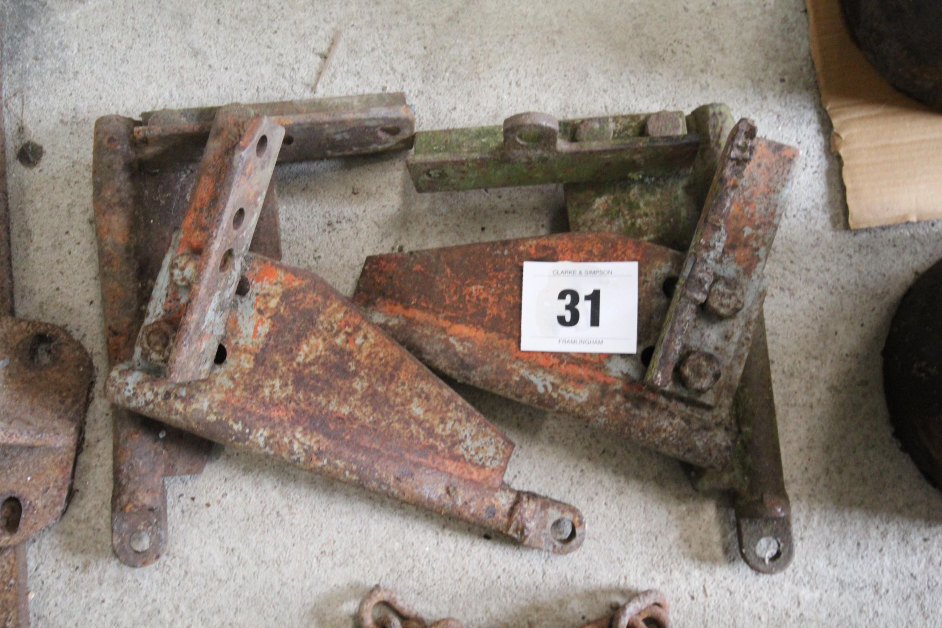 MIL loader front brackets. - Image 2 of 2