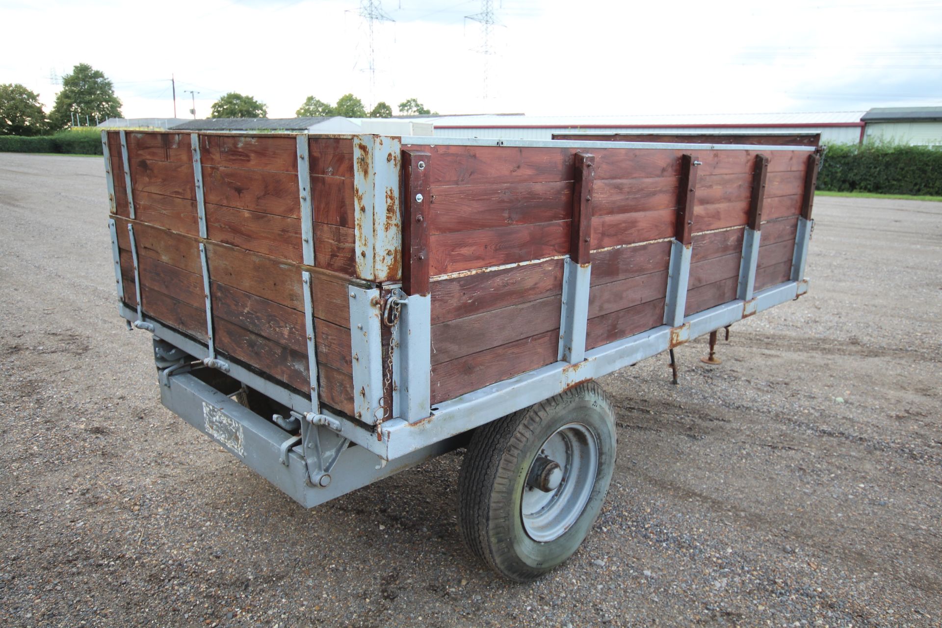 Ferguson 3 Ton Tipping Trailer. Model F-JE-A40. With drop in sides, 12-stud axle and Barton - Image 3 of 18