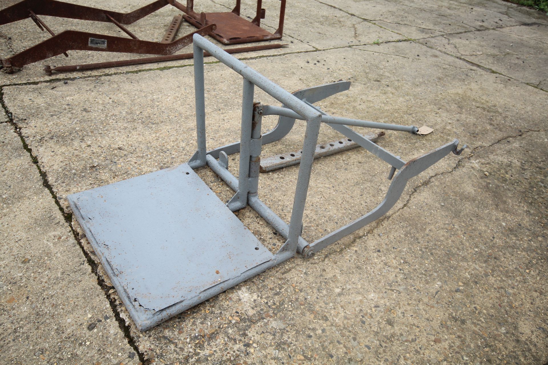 Culverwell sack lifter. With 9-hole drawbar. Machine number 2747. Badged. - Image 2 of 10
