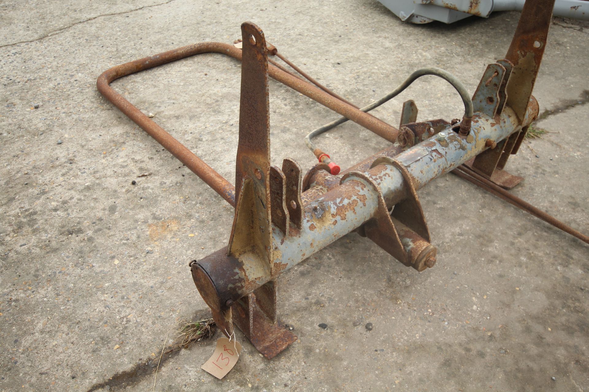 Massey Ferguson hydraulic Pallet Tippler for loader. With stabiliser bars. Badged but not stamped. - Image 11 of 12