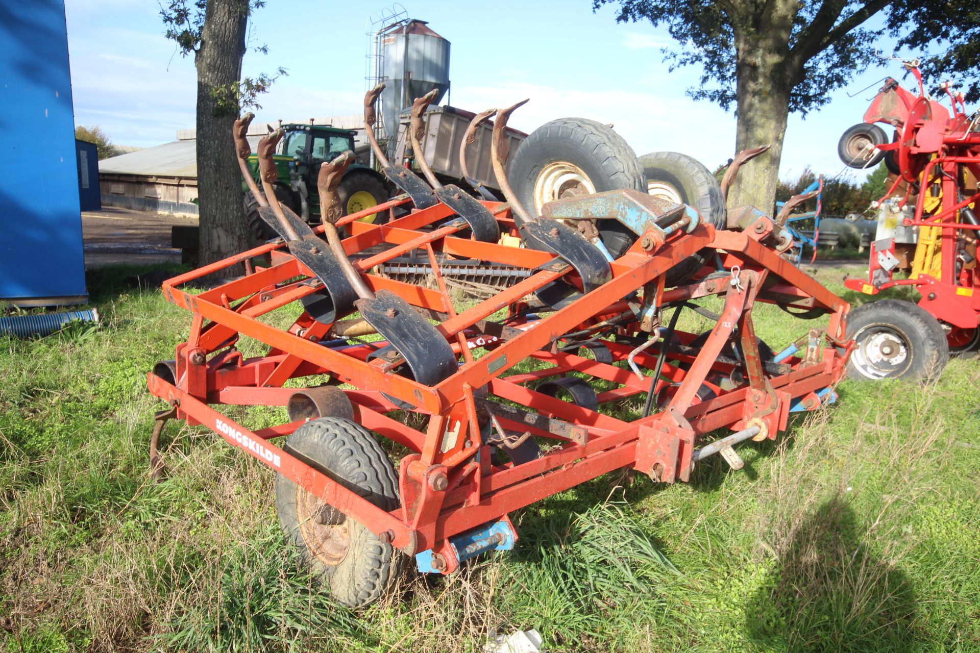 Kongskilde 6m hydraulic folding Vibroflex. Tungsten tips. V - Image 2 of 21