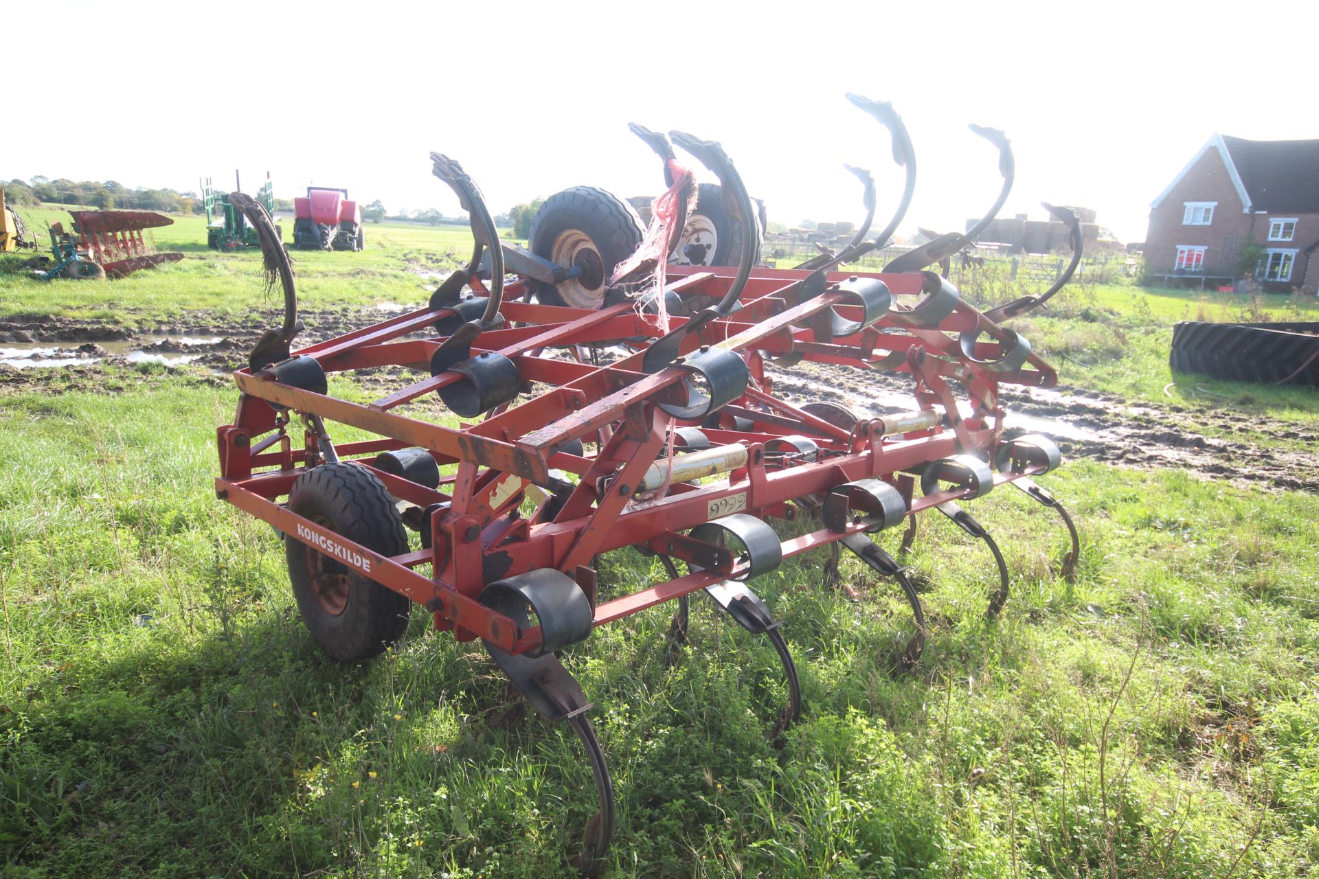Kongskilde 6m hydraulic folding Vibroflex. Tungsten tips. V - Image 4 of 21