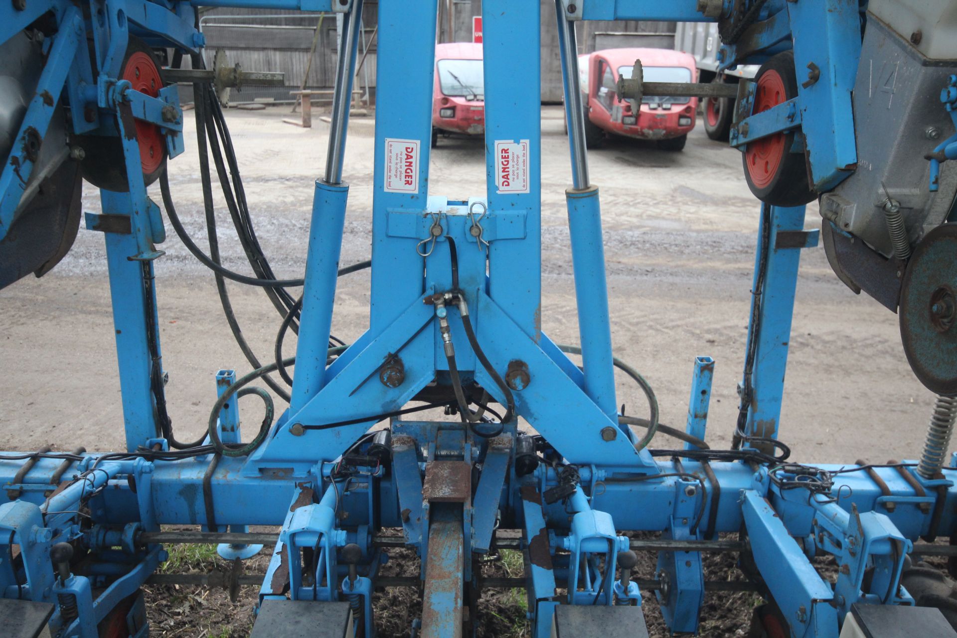 Monosem Meca 2000 12 row MK 4 beet drill. With V4 seed units, pre-em markers and electric seed - Image 21 of 29