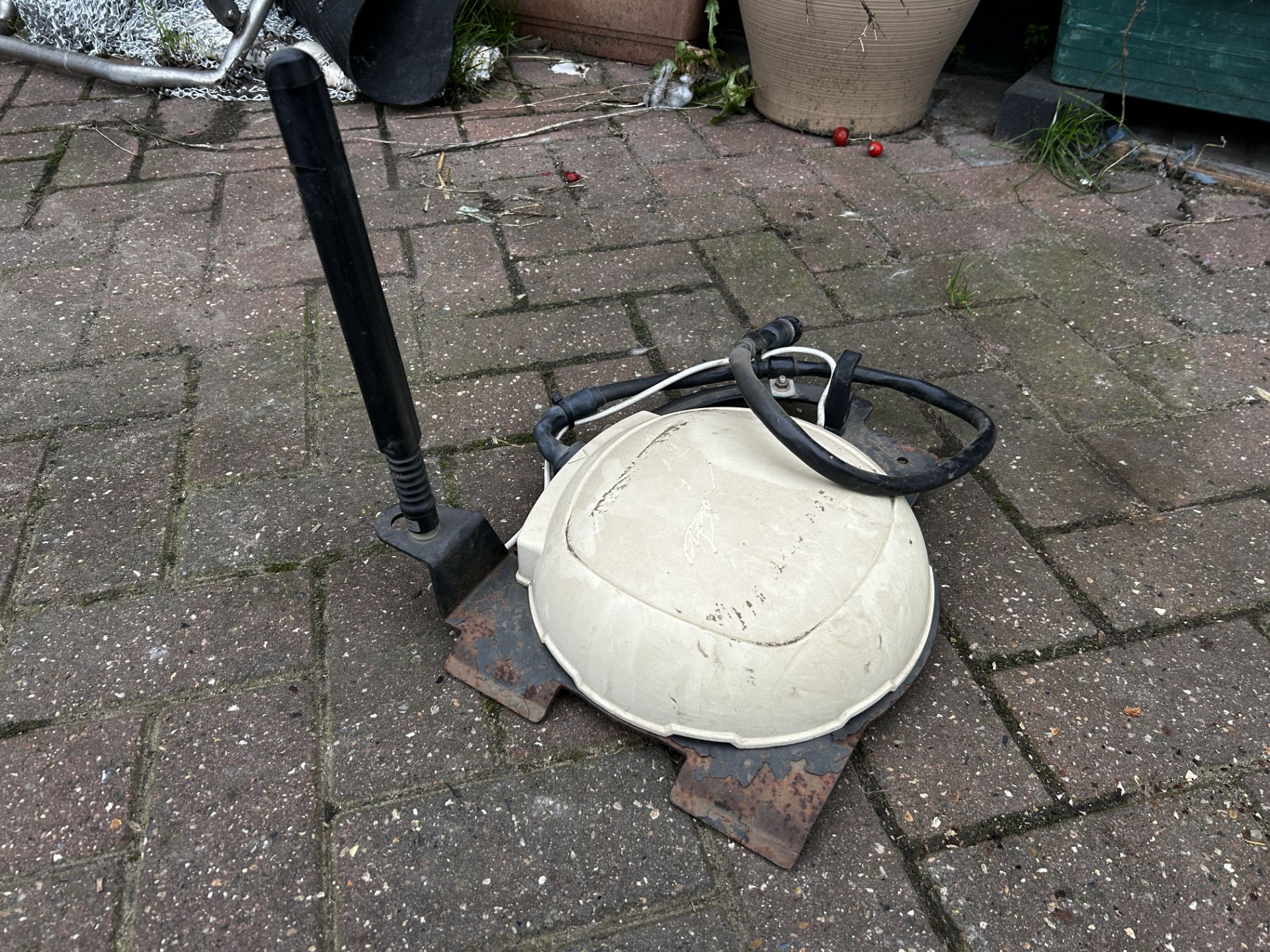 Trimble guidance dome. V