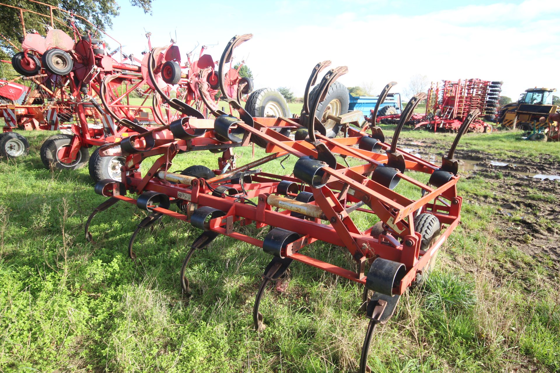 Kongskilde 6m hydraulic folding Vibroflex. Tungsten tips. V - Image 3 of 21