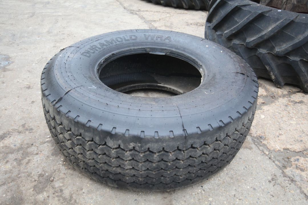 Duramoldera 425/65R22.5 tyre. V - Image 1 of 5