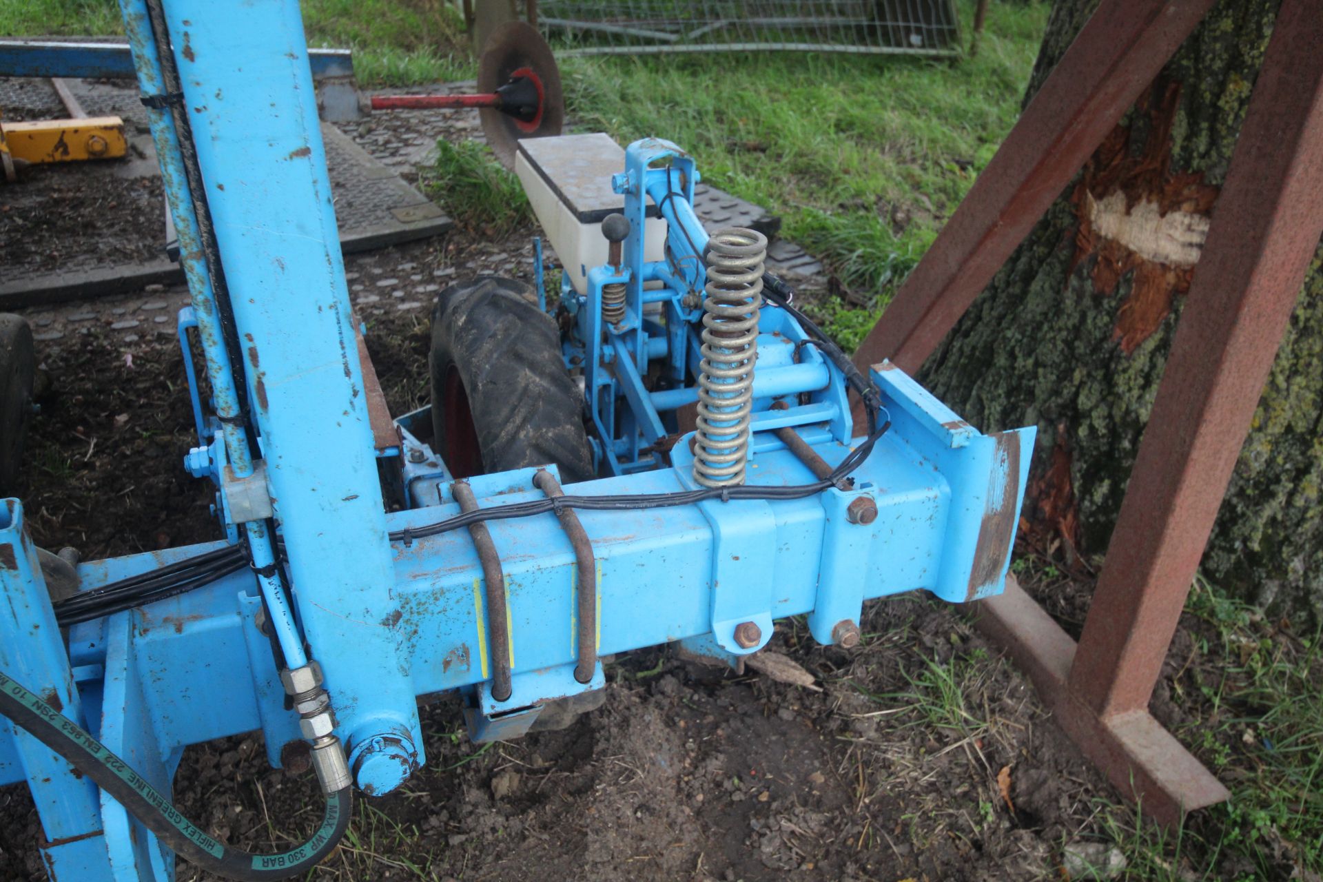 Monosem Meca 2000 12 row MK 4 beet drill. With V4 seed units, pre-em markers and electric seed - Image 8 of 29