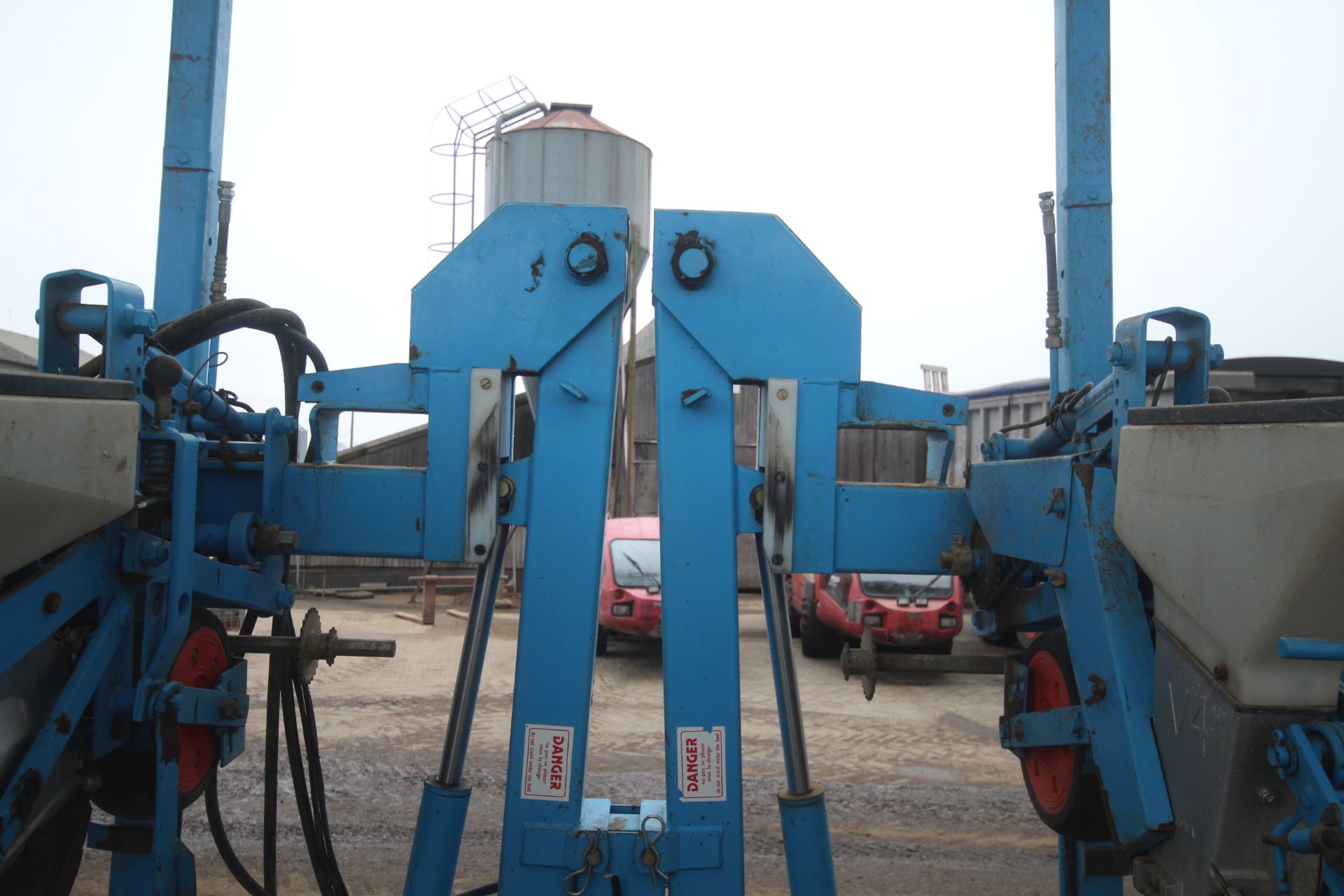 Monosem Meca 2000 12 row MK 4 beet drill. With V4 seed units, pre-em markers and electric seed - Image 20 of 29