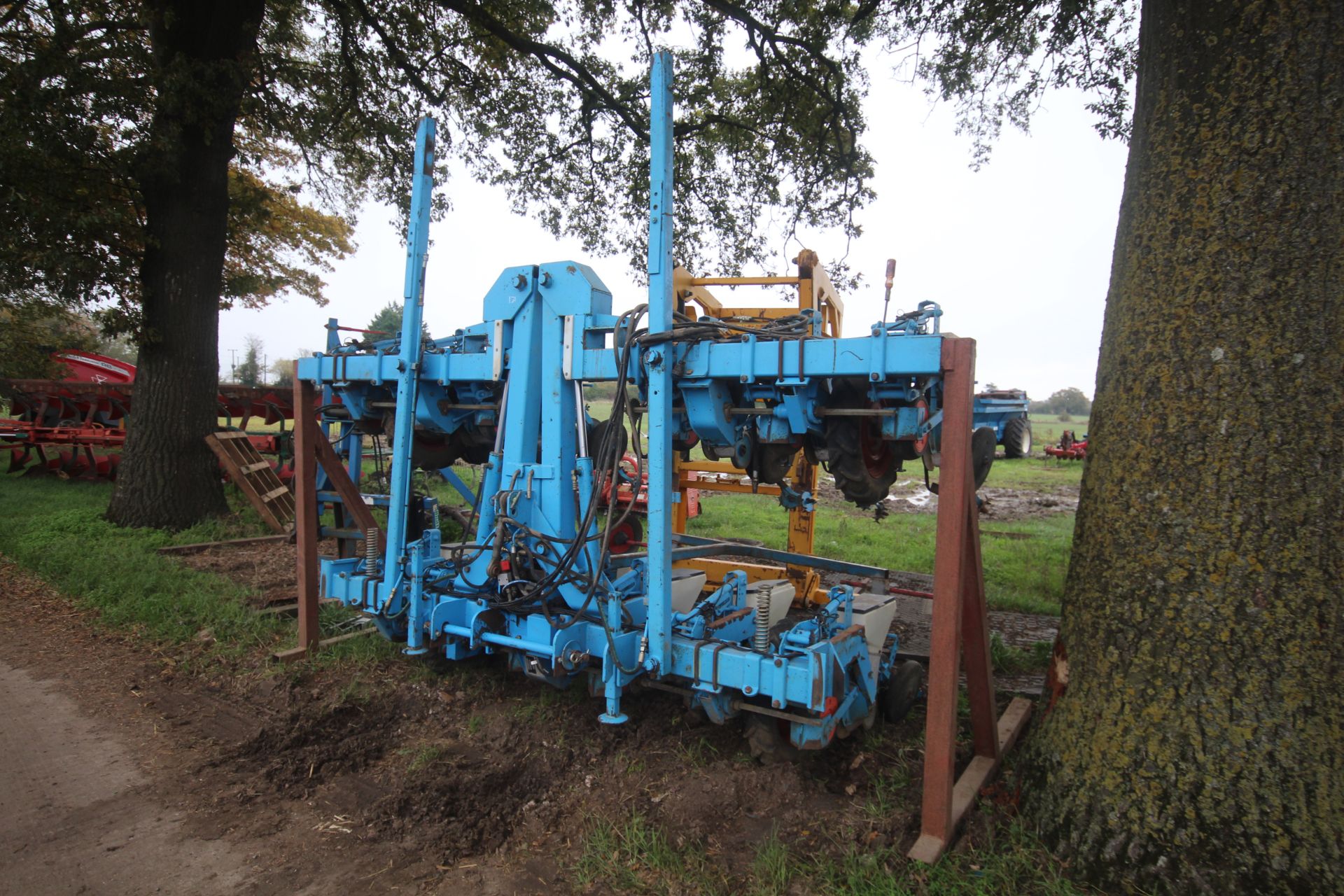 Monosem Meca 2000 12 row MK 4 beet drill. With V4 seed units, pre-em markers and electric seed - Image 2 of 29