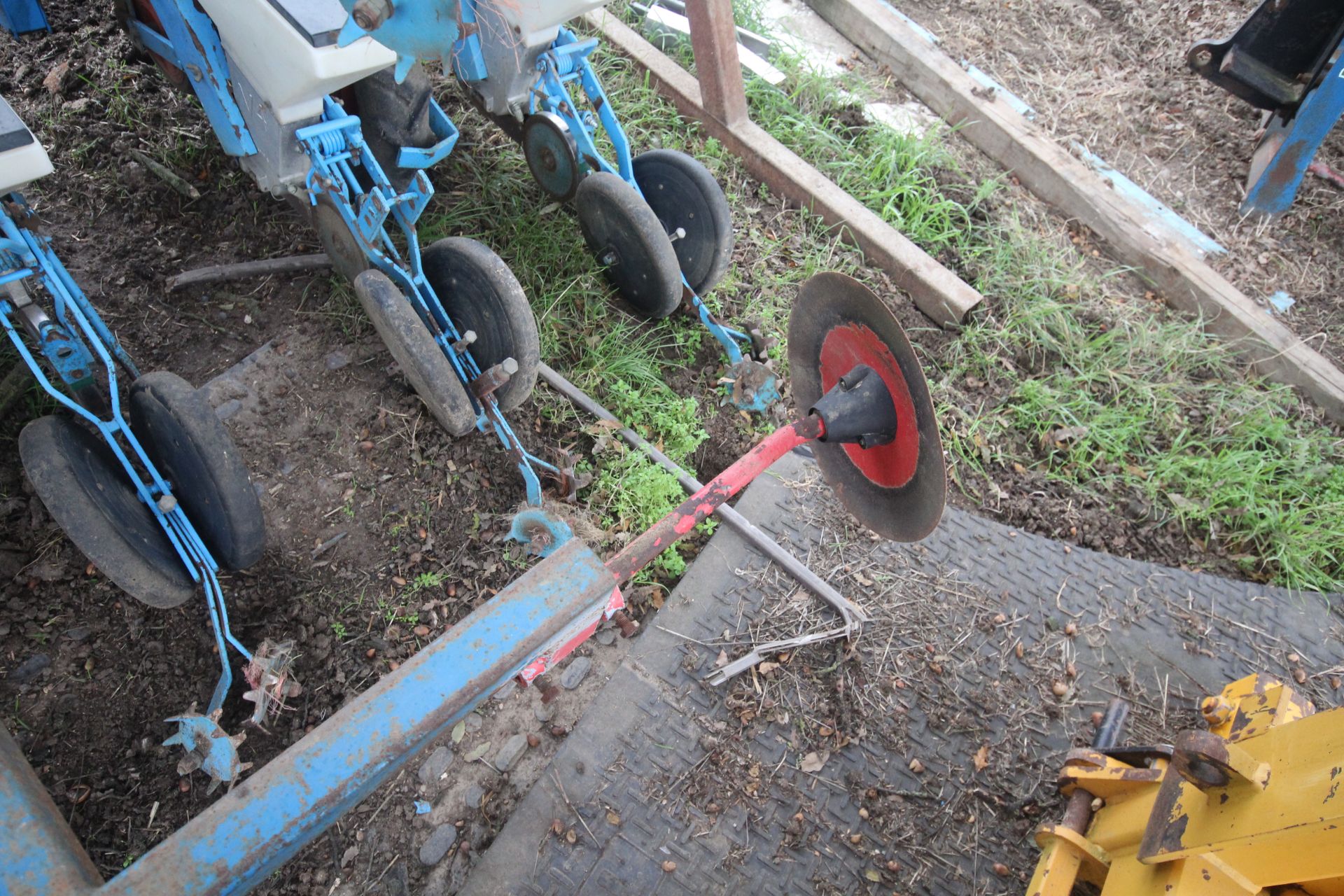 Monosem Meca 2000 12 row MK 4 beet drill. With V4 seed units, pre-em markers and electric seed - Image 23 of 29