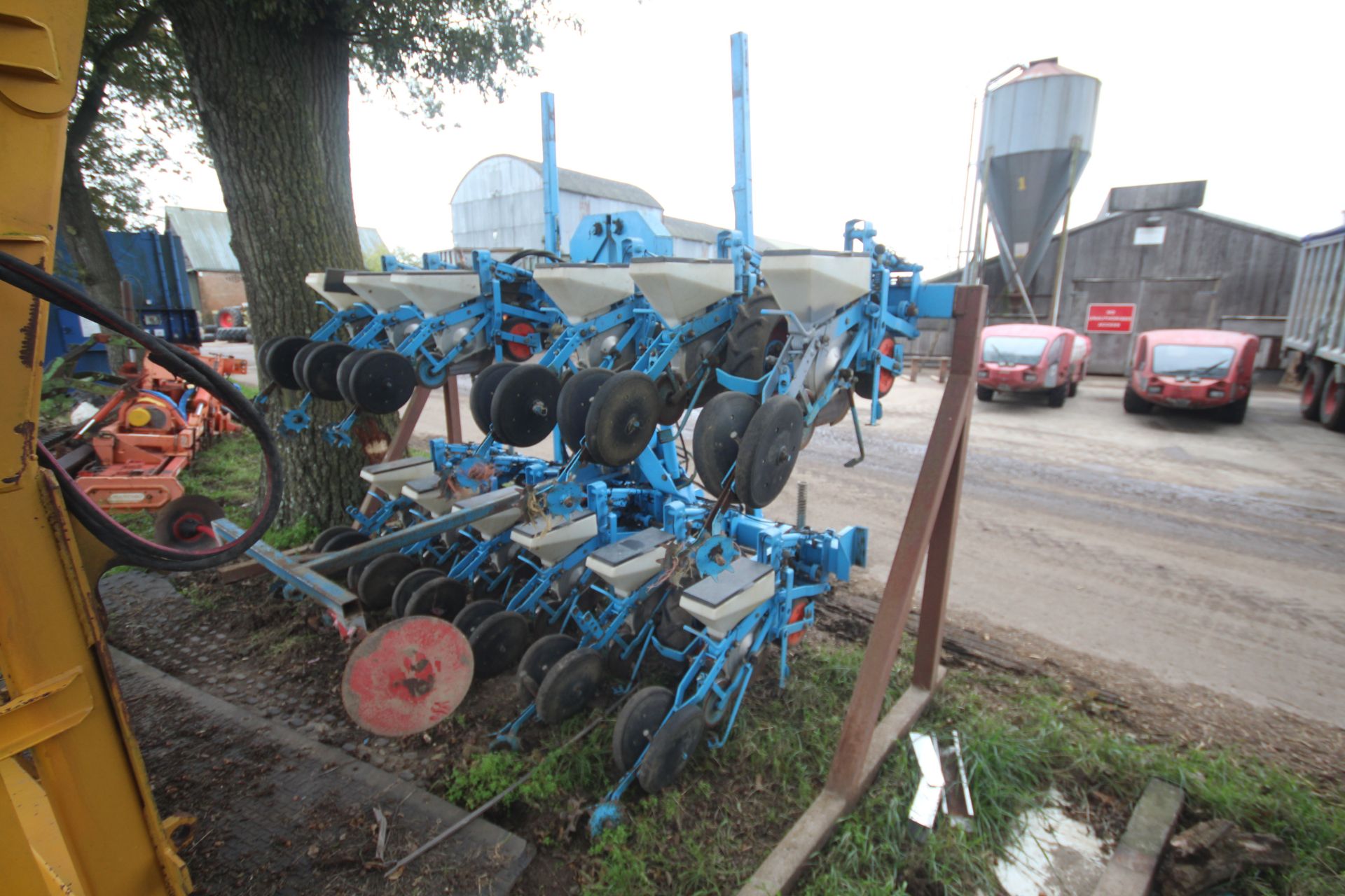 Monosem Meca 2000 12 row MK 4 beet drill. With V4 seed units, pre-em markers and electric seed - Image 4 of 29