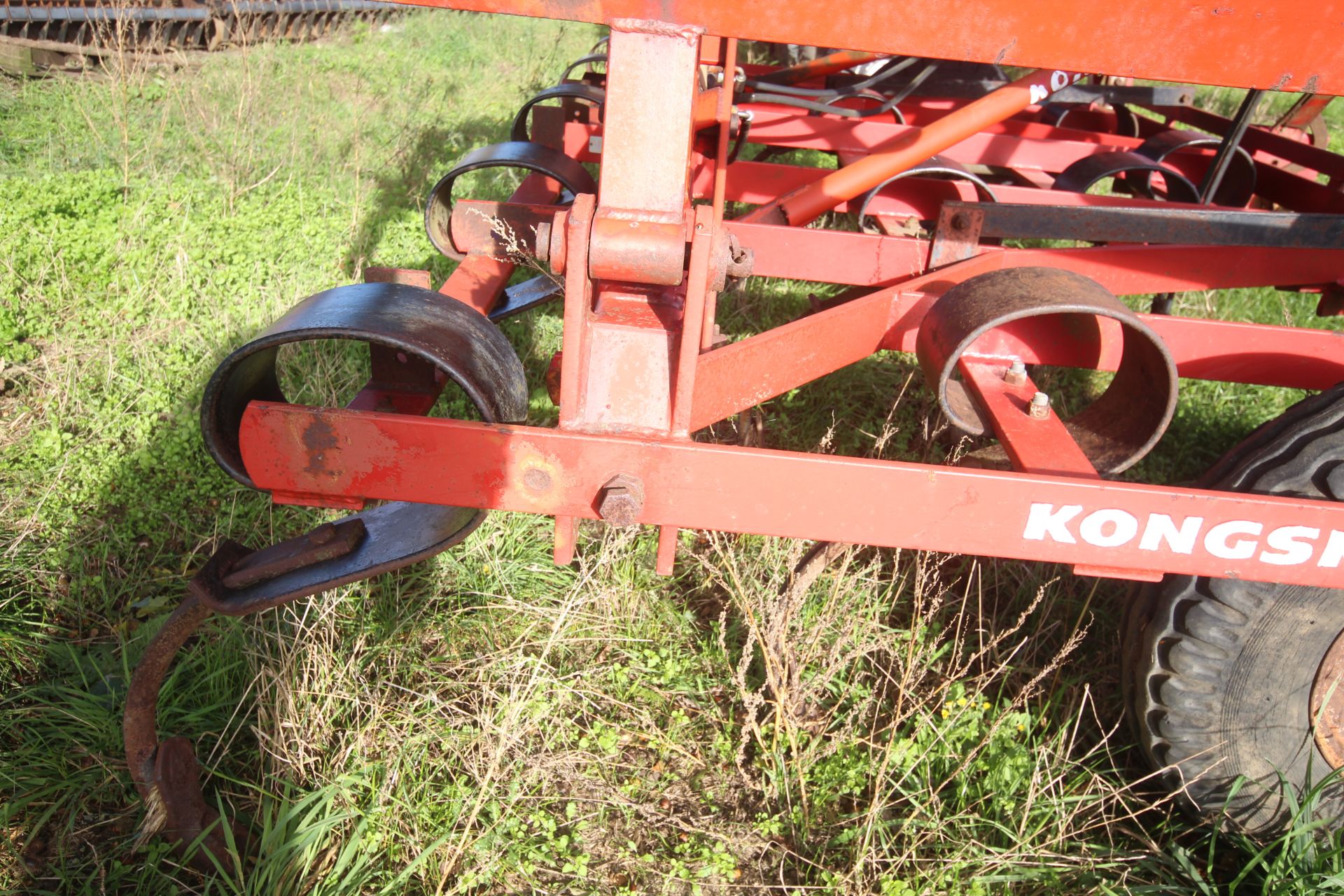 Kongskilde 6m hydraulic folding Vibroflex. Tungsten tips. V - Image 16 of 21