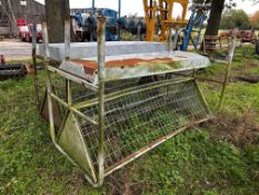 2x double sided cattle hay rack and mangers. V