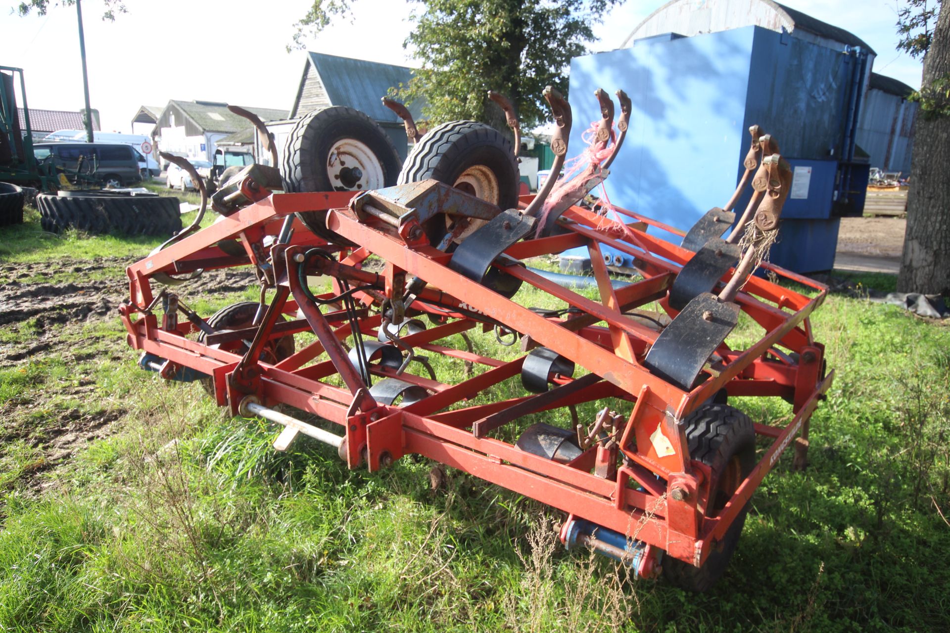 Kongskilde 6m hydraulic folding Vibroflex. Tungsten tips. V