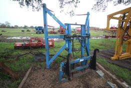 **UPDATED DESCRIPTION** Albutt round bale spike and squeeze. JCB Q-Fit brackets. V