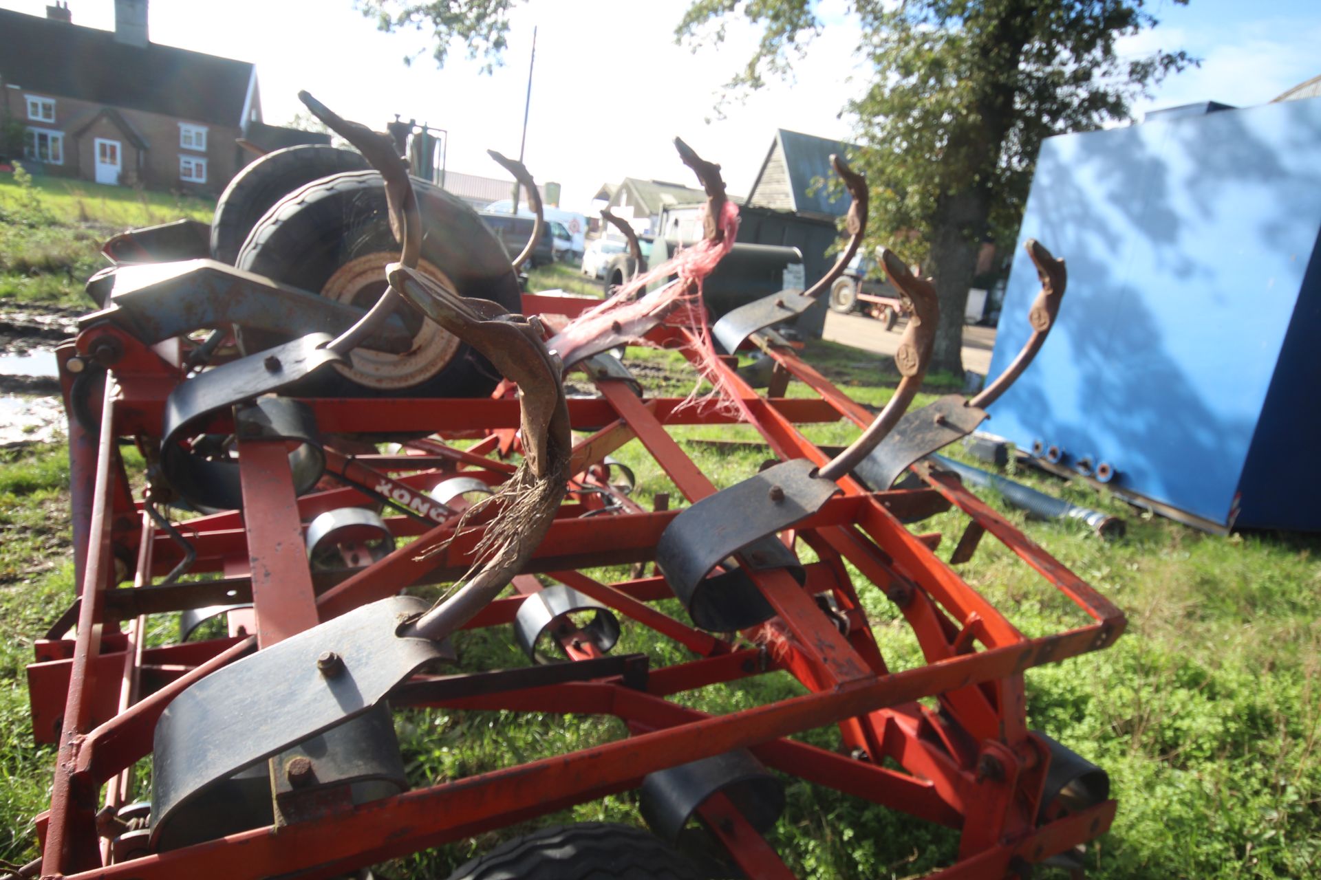 Kongskilde 6m hydraulic folding Vibroflex. Tungsten tips. V - Image 9 of 21