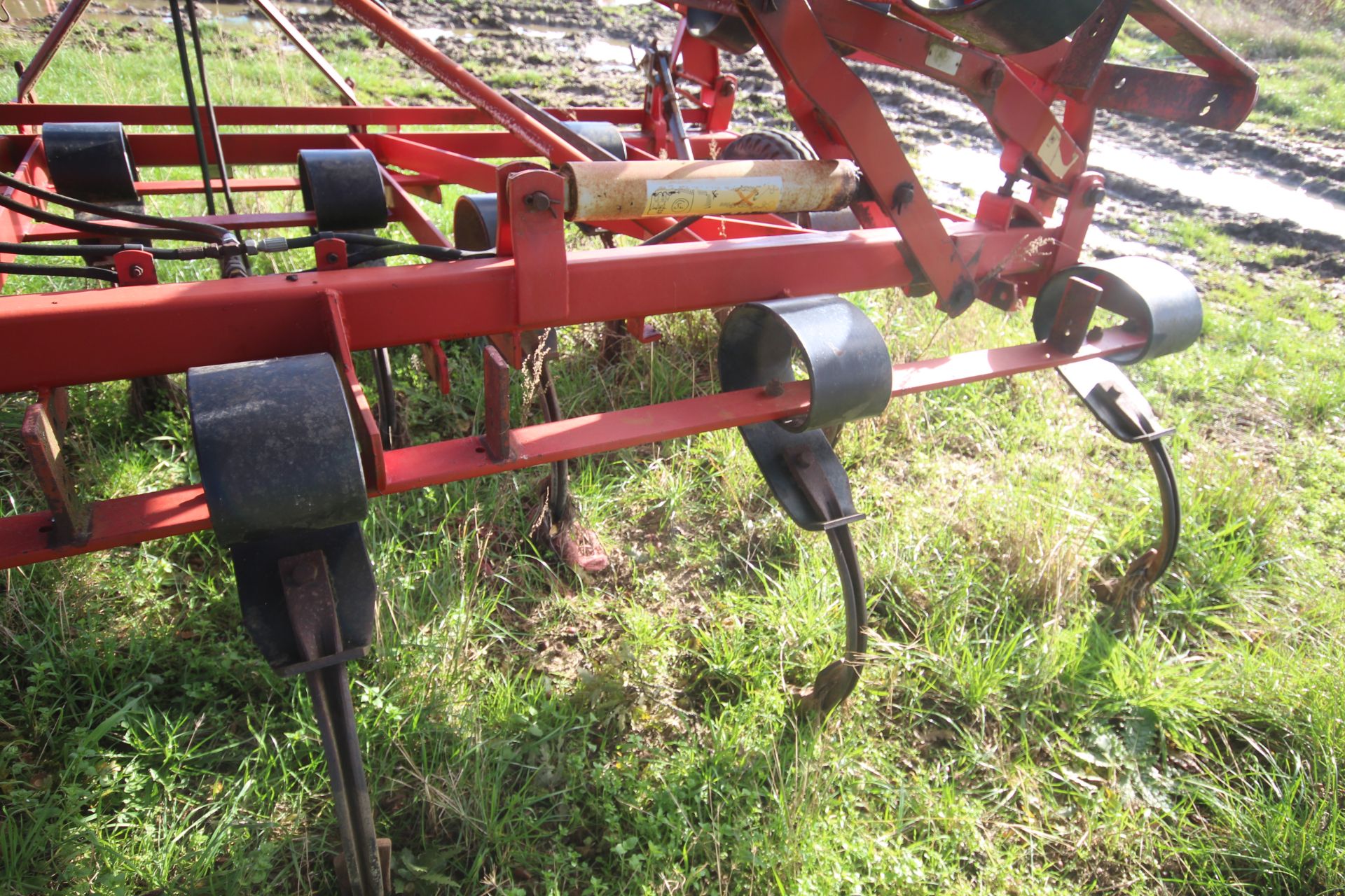 Kongskilde 6m hydraulic folding Vibroflex. Tungsten tips. V - Image 13 of 21
