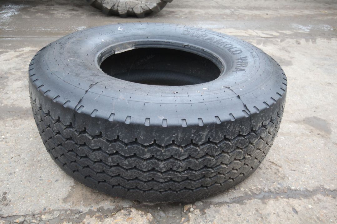 Duramoldera 425/65R22.5 tyre. V - Image 2 of 5