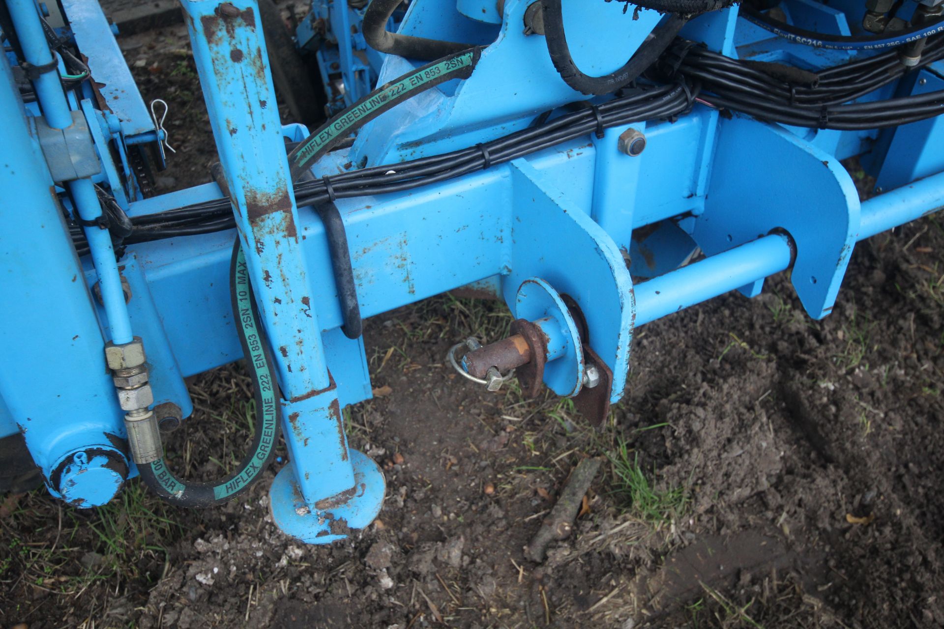 Monosem Meca 2000 12 row MK 4 beet drill. With V4 seed units, pre-em markers and electric seed - Image 6 of 29