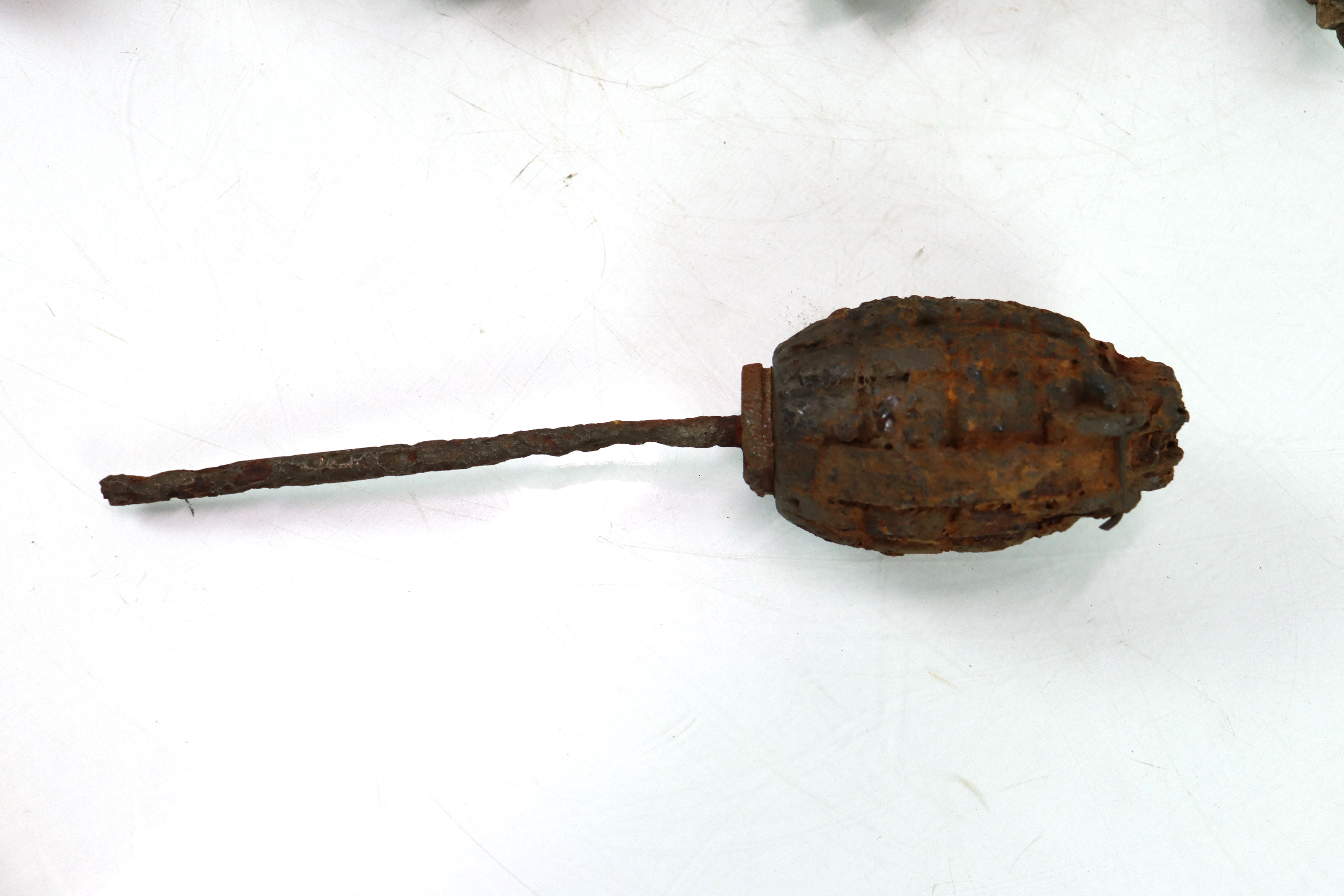 A WWI battlefield quantity of relics including Ger - Image 2 of 6