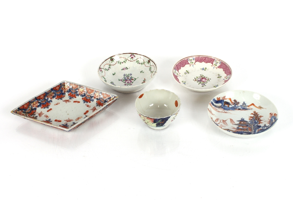 A Chinese tea bowl, with tobacco leaf decoration; an Oriental saucer dish; a Newhall similar; a - Image 2 of 10