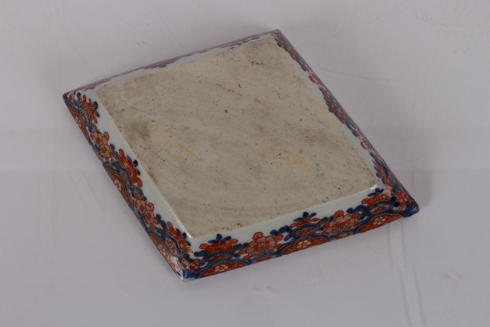 A Chinese tea bowl, with tobacco leaf decoration; an Oriental saucer dish; a Newhall similar; a - Image 3 of 10