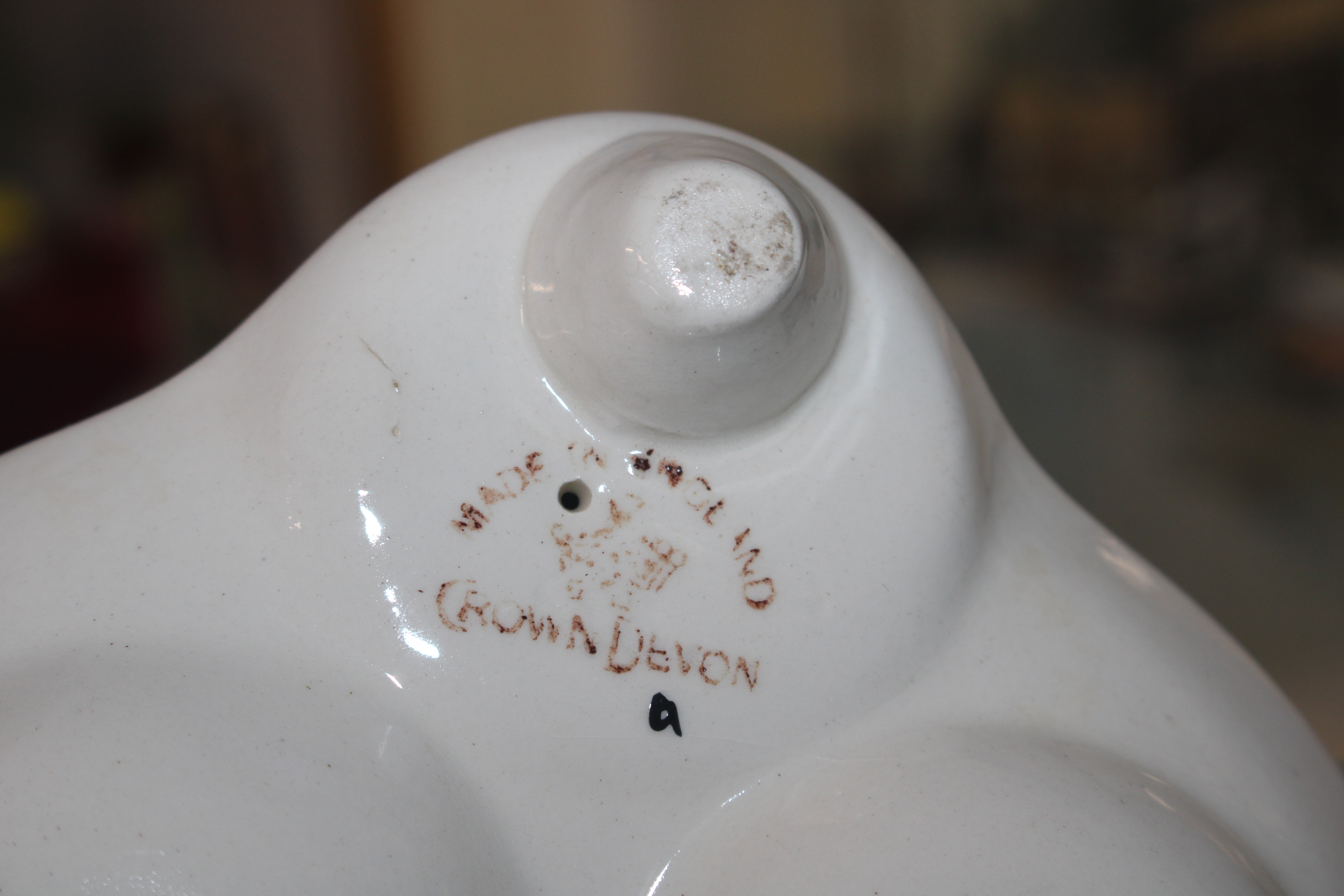 A Crown Devon cruet set in the form of chicken and - Image 9 of 9
