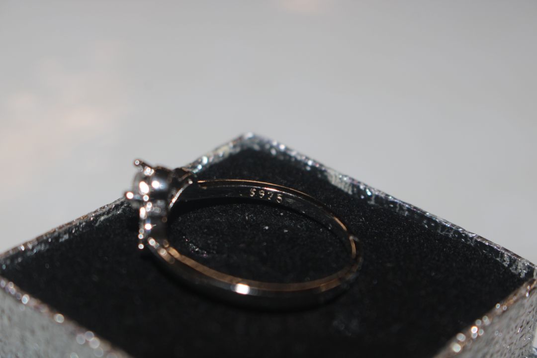 A 925 silver and white stone set ring - Image 3 of 3